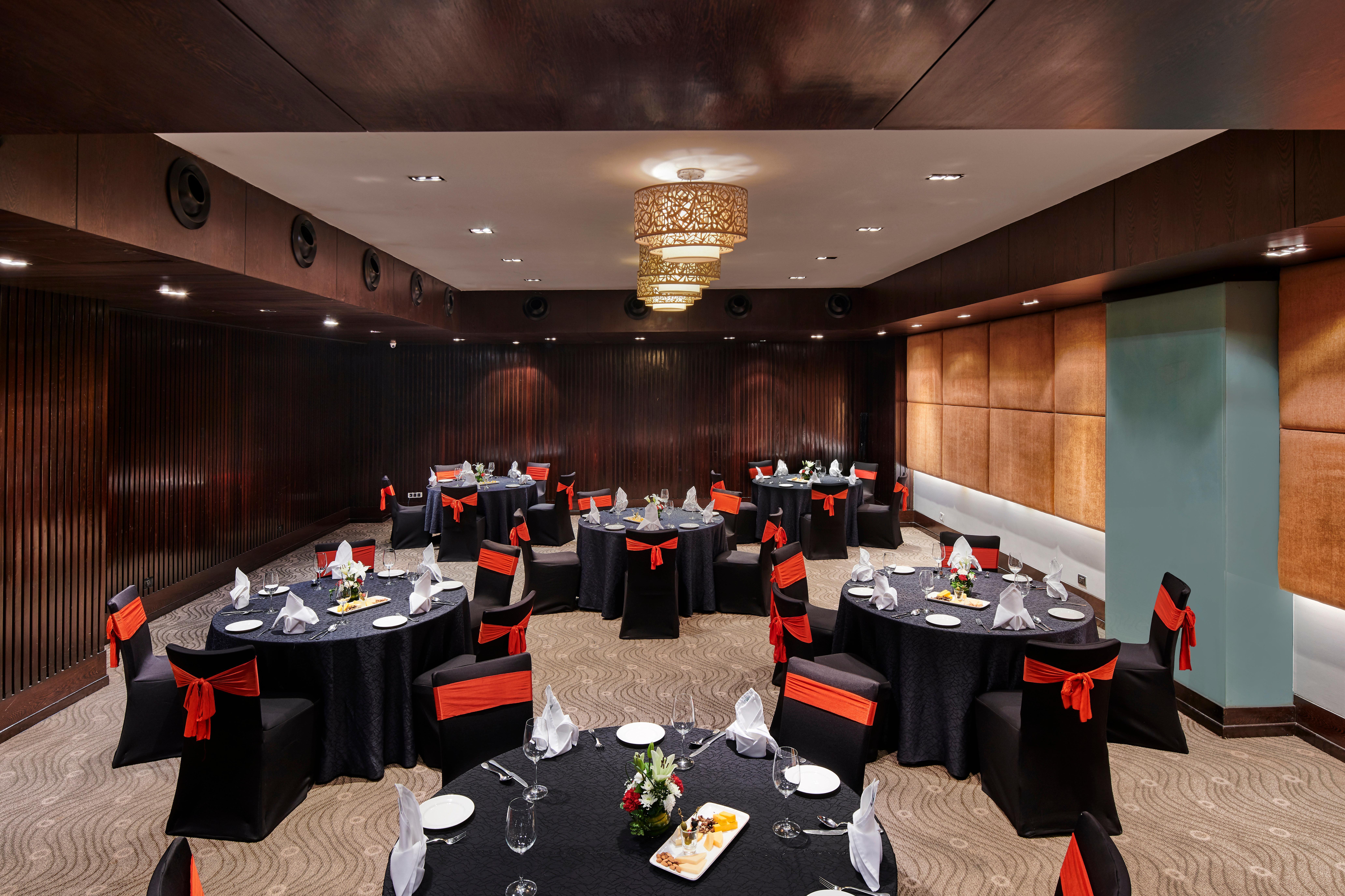 Holiday Inn Mumbai International Airport By Ihg Exterior foto The Royal